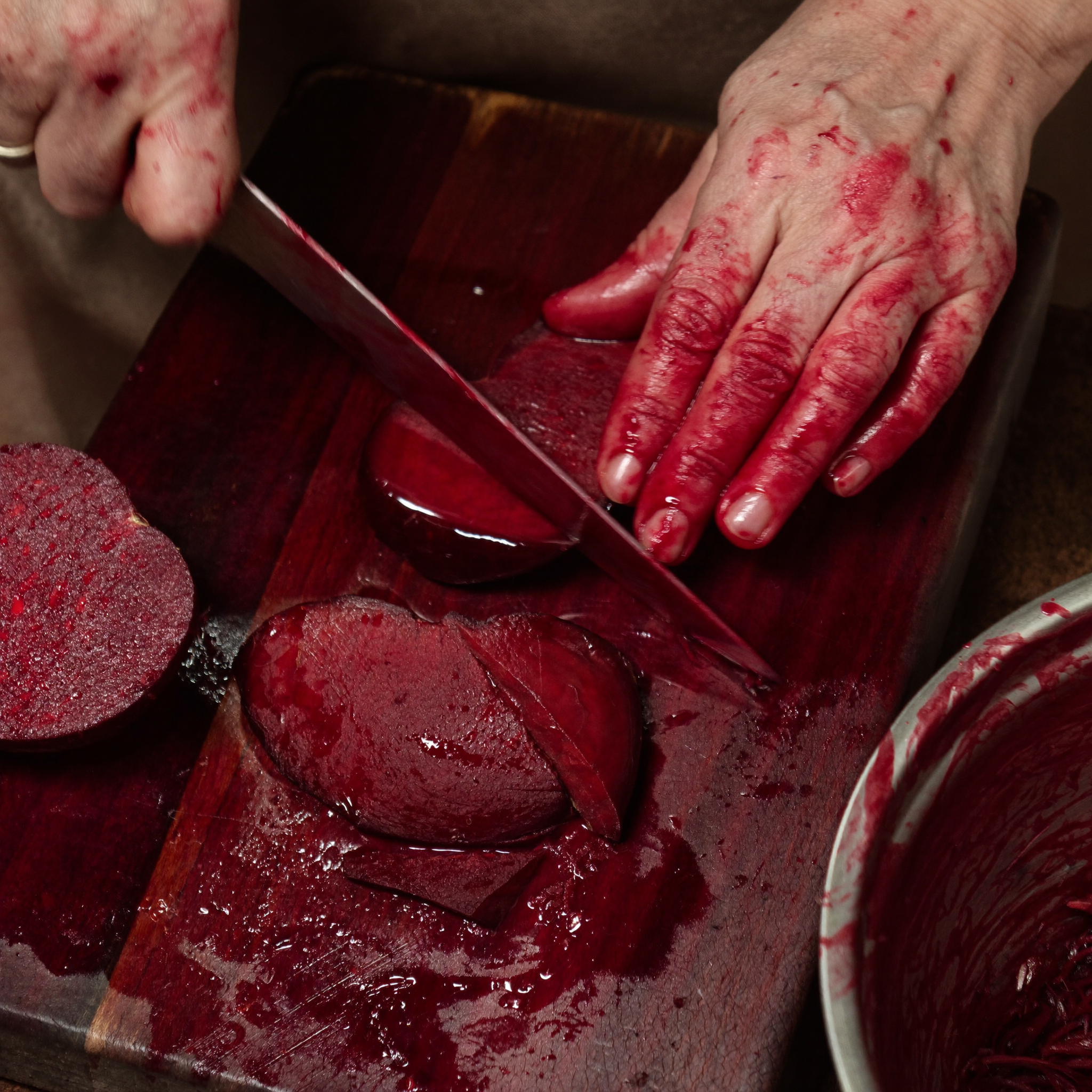 Cutting beetroot
